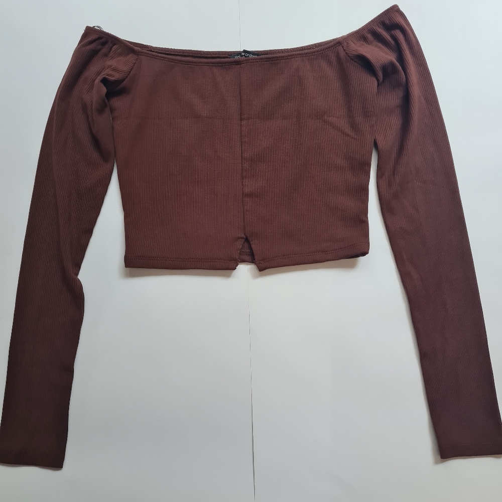 Naked wardrobe off shoulder long sleeve cropped top in chocolate brown - Picture 2 of 9